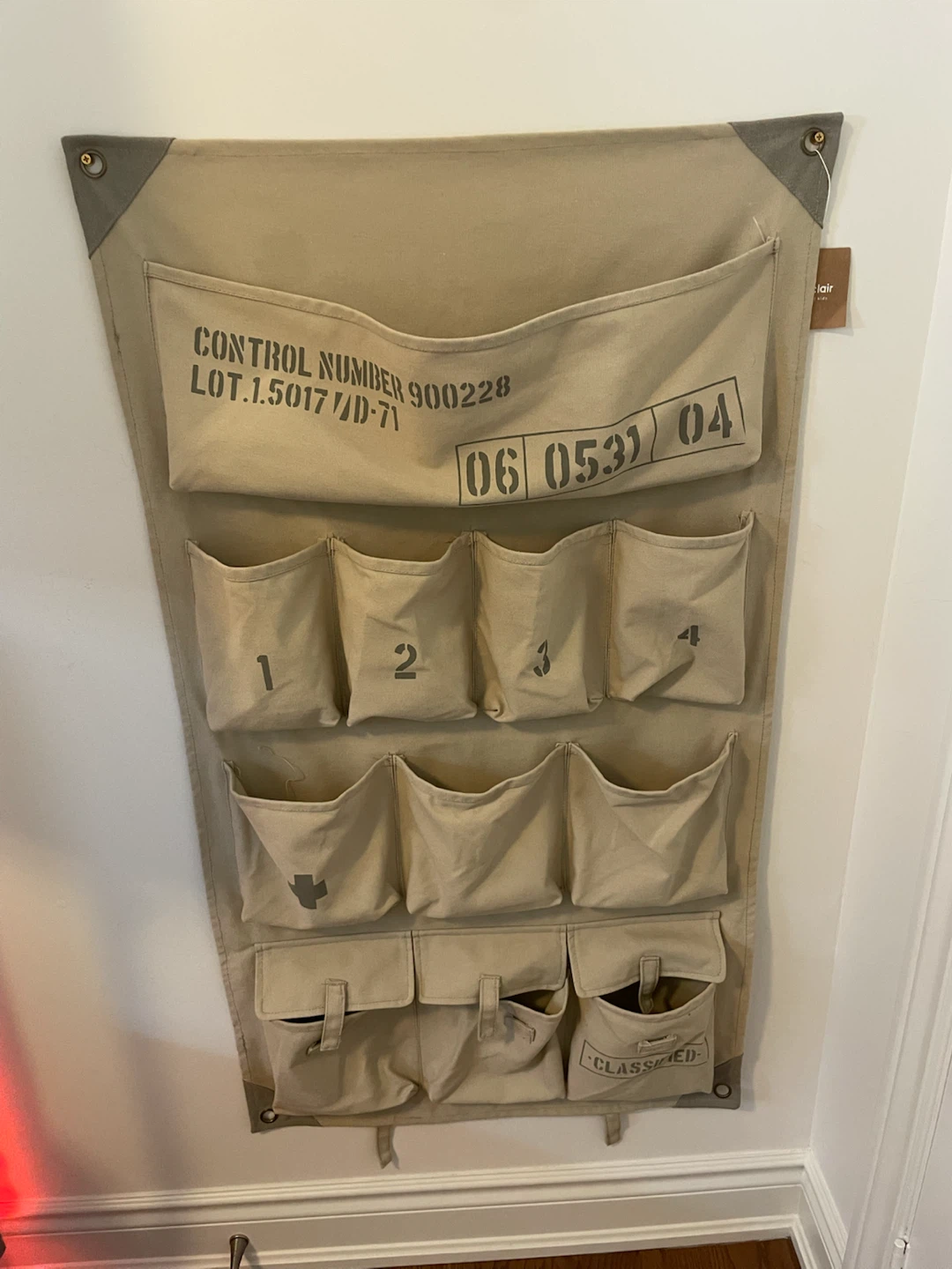 🏈 Bouclair Military Theme Wall Organizer and Throw Pillows Set - photo 2
