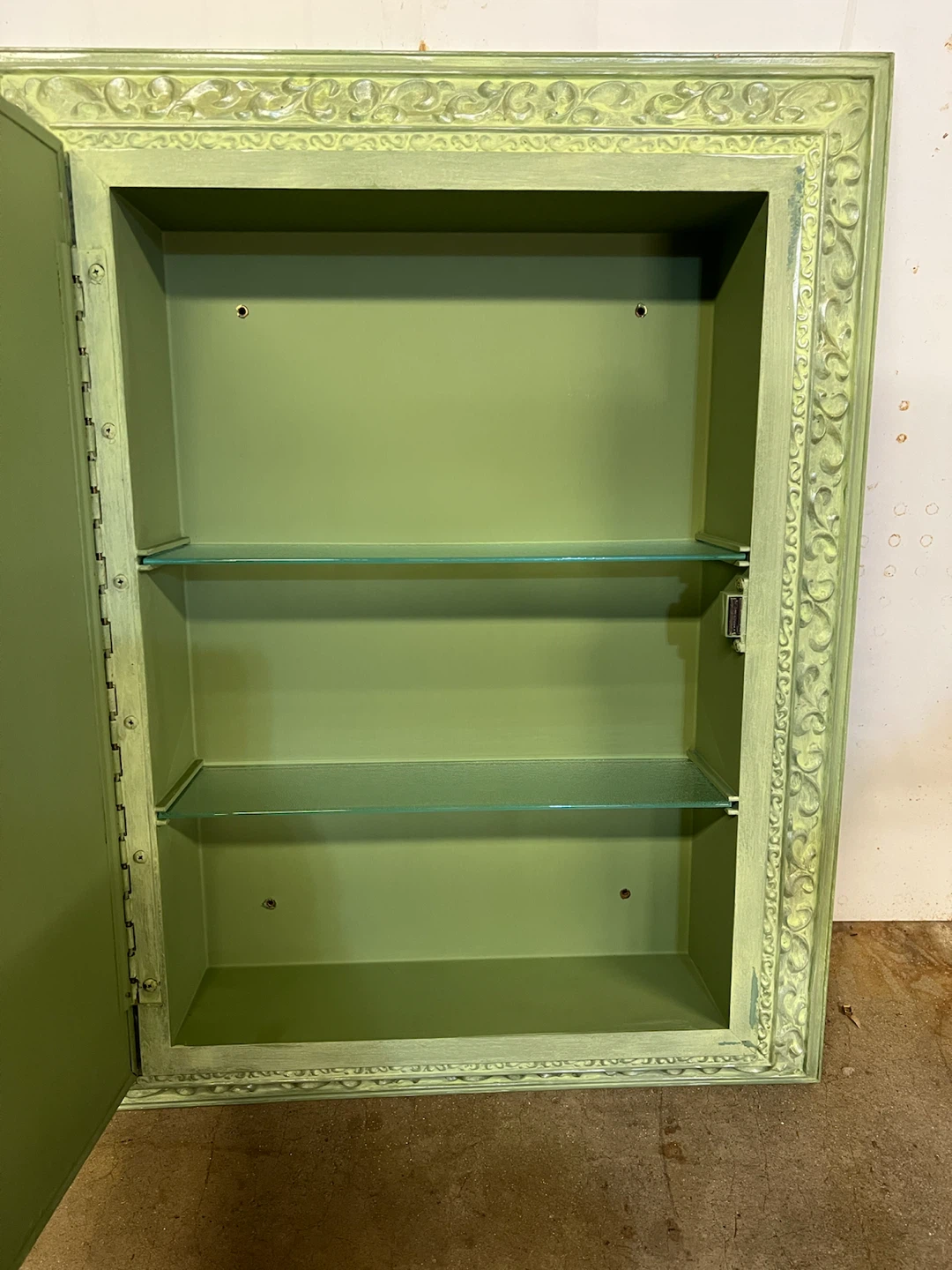 Mirrored medicine cabinet
