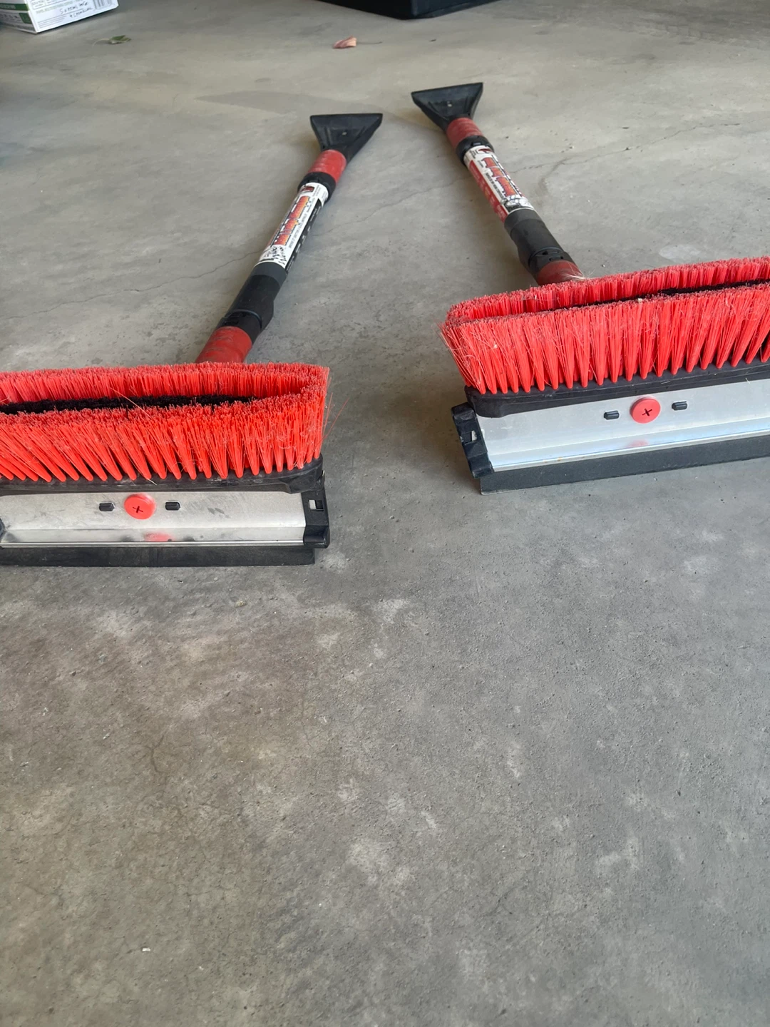 Two Telescopic Snow Brushes with Ice Scrapers - photo 3