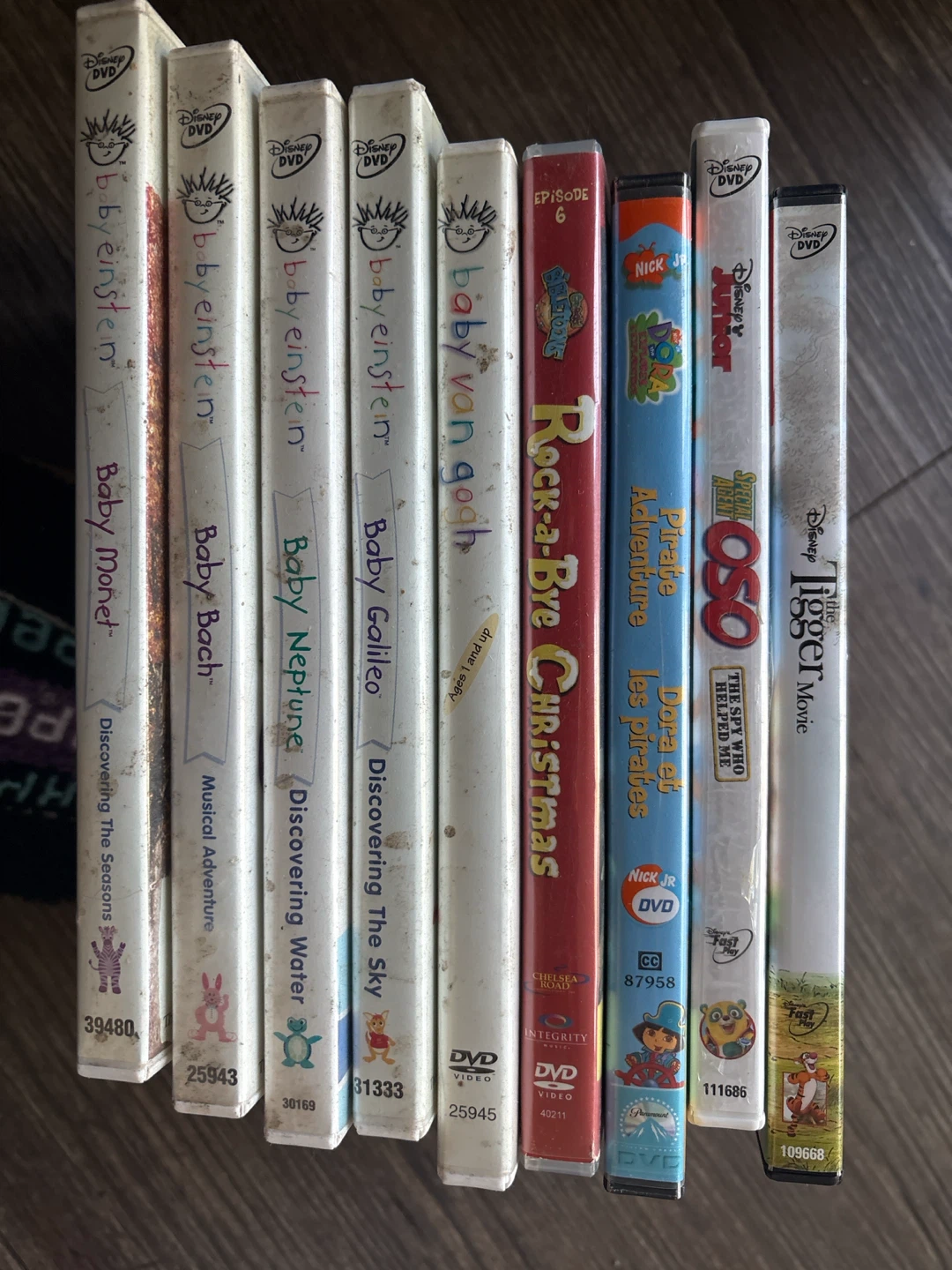 Set of 9 Children's DVDs 🏈
