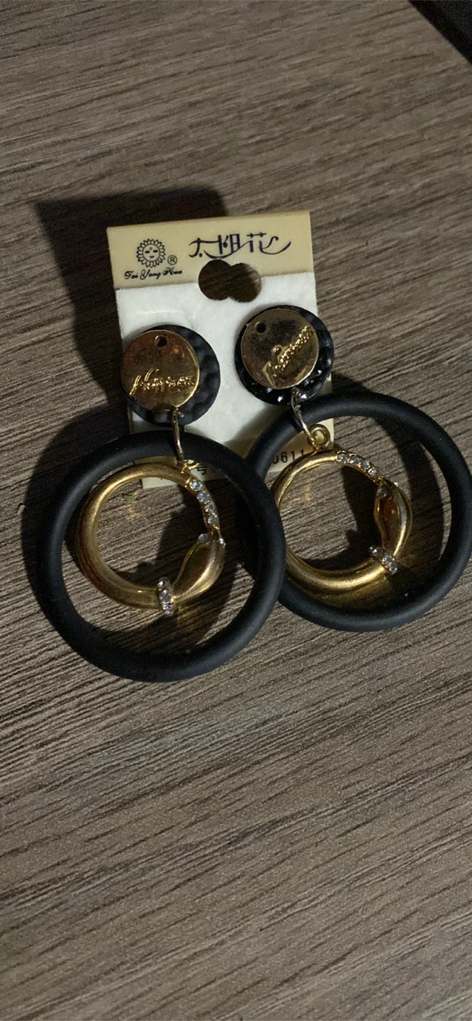 Tai Yang Hua Hoop Earrings