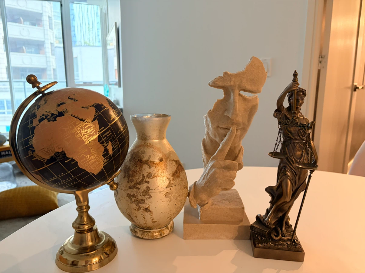 Decorative Home/Office Décor Set – Globe, Vase & Sculptures