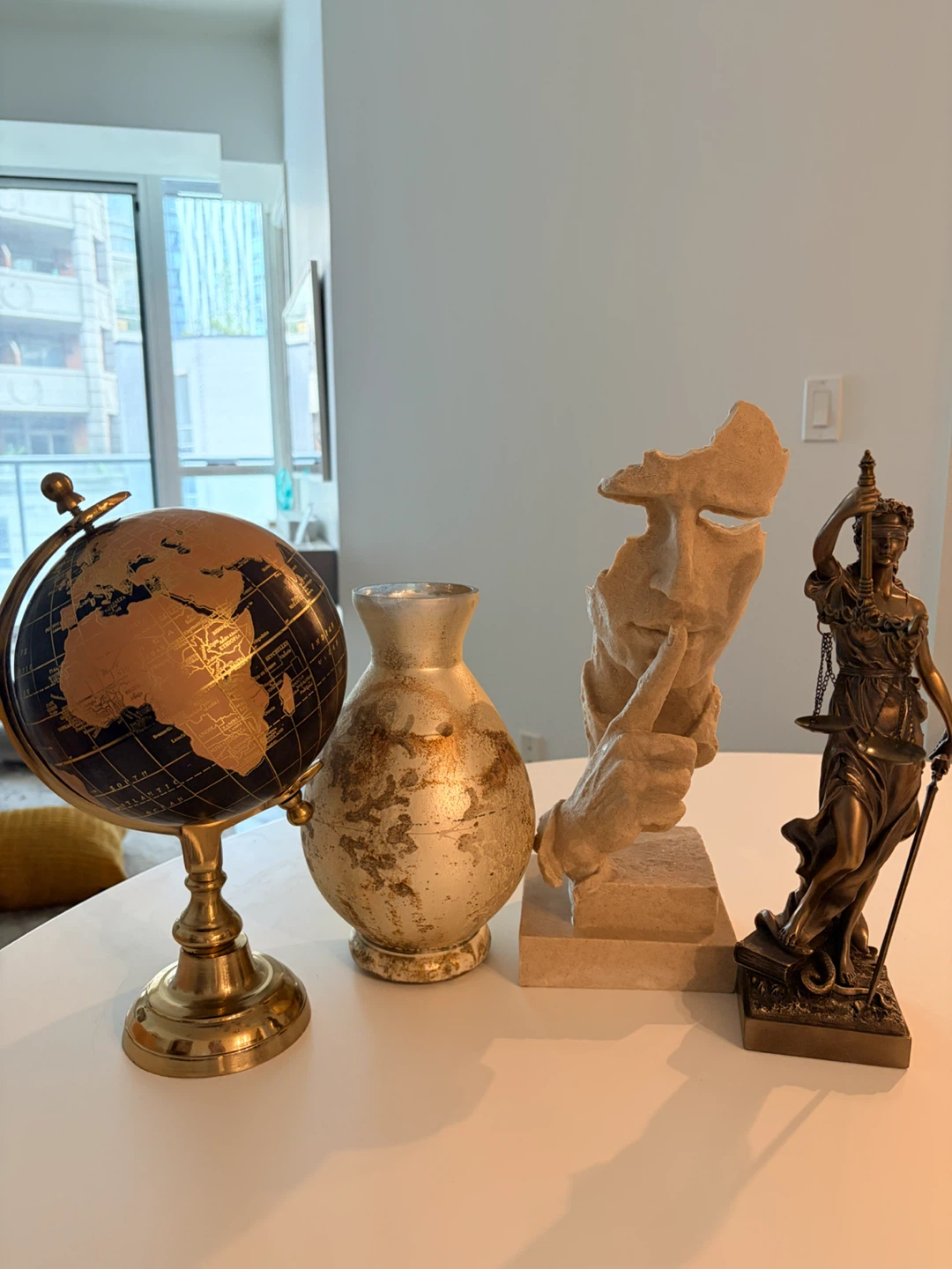 Decorative Home/Office Décor Set – Globe, Vase & Sculptures - photo 2