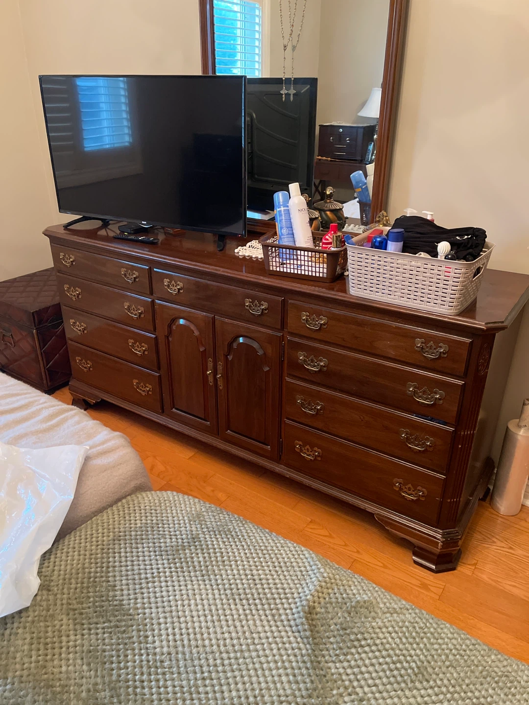 Traditional Wood Bedroom Dresser - photo 2