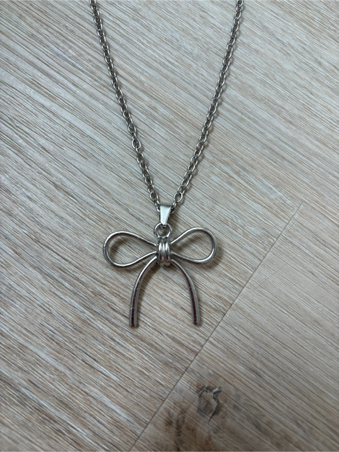 New Silver-Tone Bow Pendant Necklace - photo 2