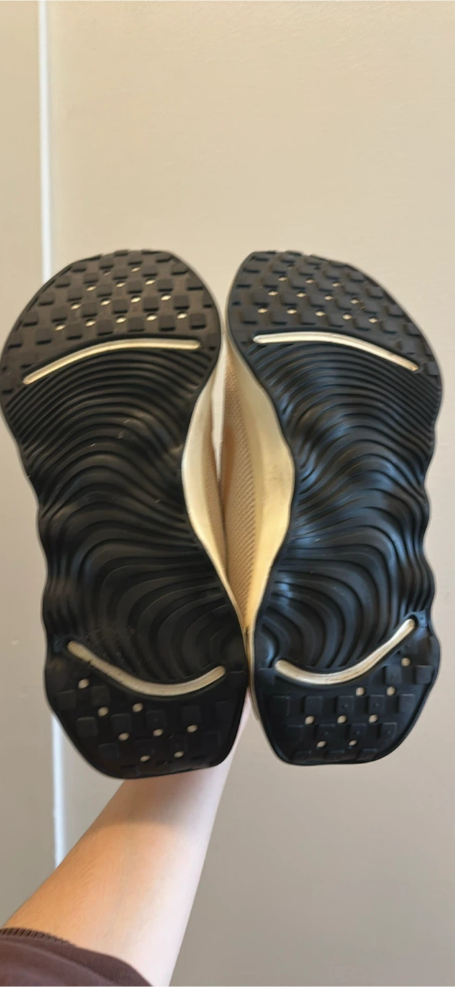 Nike Gore-Tex Sneakers Size 7 - photo 3