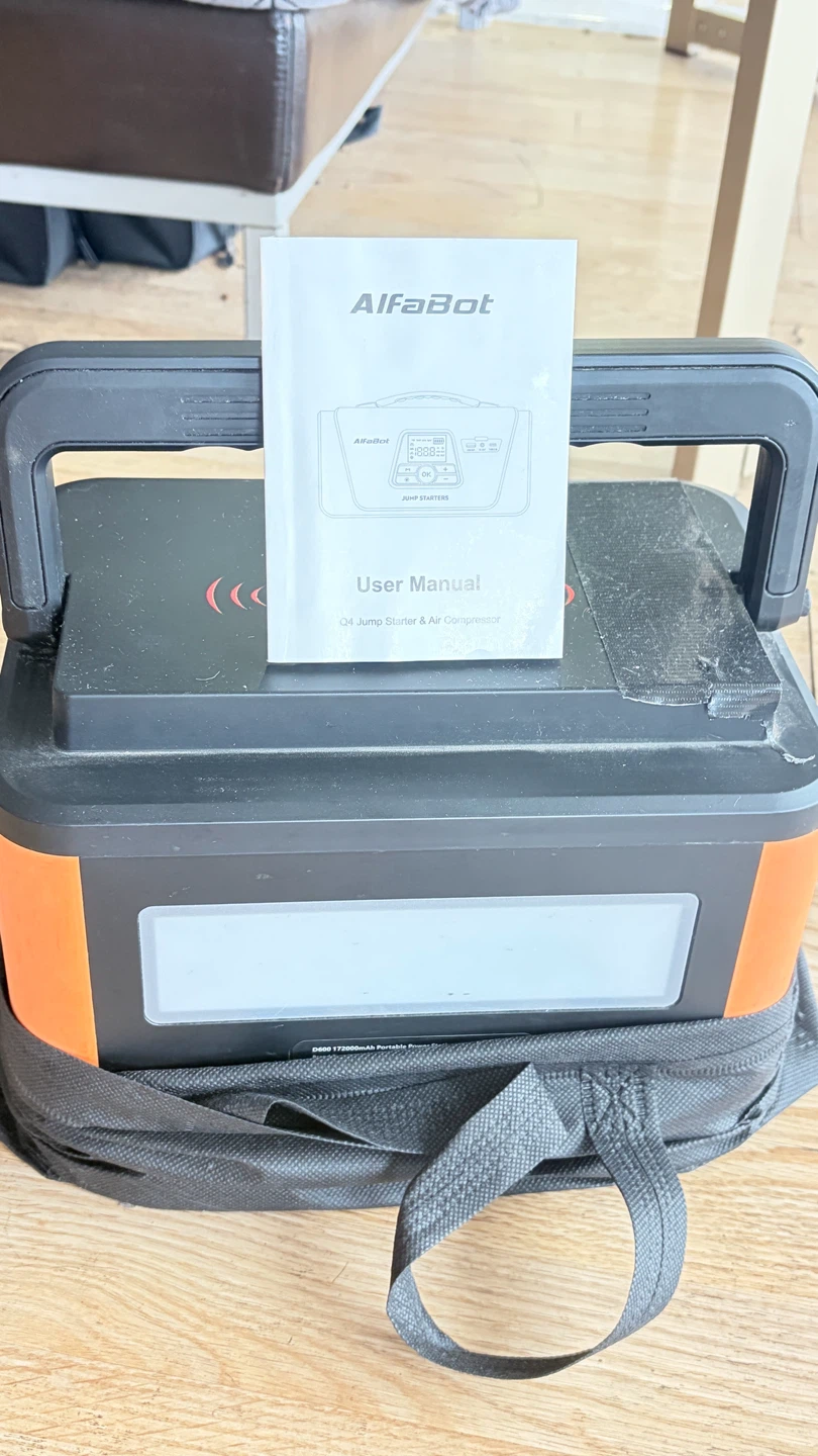 AlfaBot Q4 Jump Starter & Air Compressor - photo 2