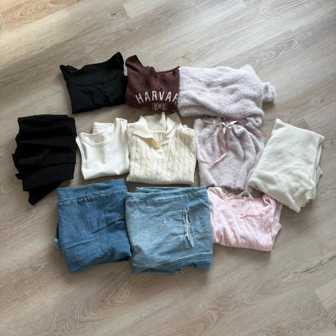 Women's Clothing Bundle (dm for more pics)