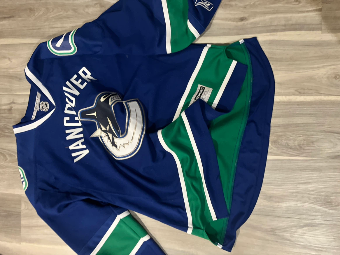 Reebok Vancouver Canucks Hockey Jersey XXL
