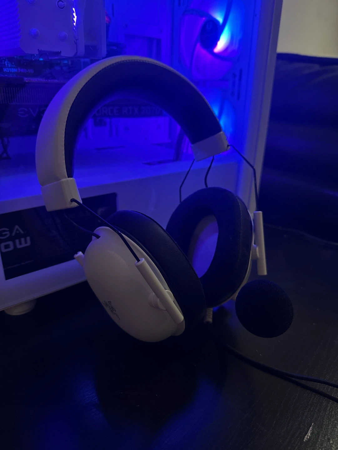 Razer BlackShark V2 Gaming Headset - White
