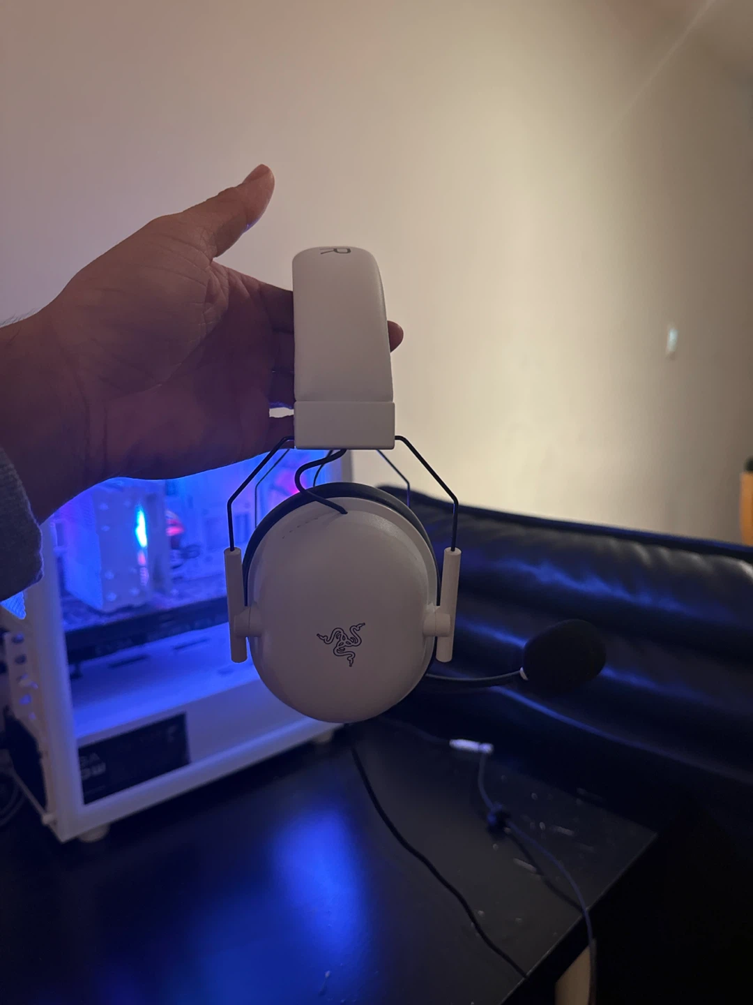 Razer BlackShark V2 Gaming Headset - White - photo 2