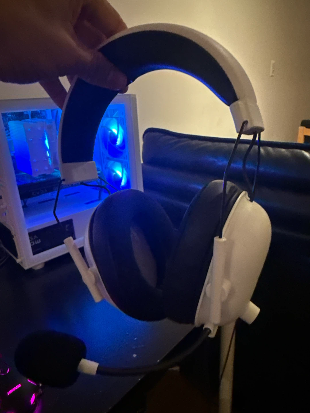 Razer BlackShark V2 Gaming Headset - White - photo 3