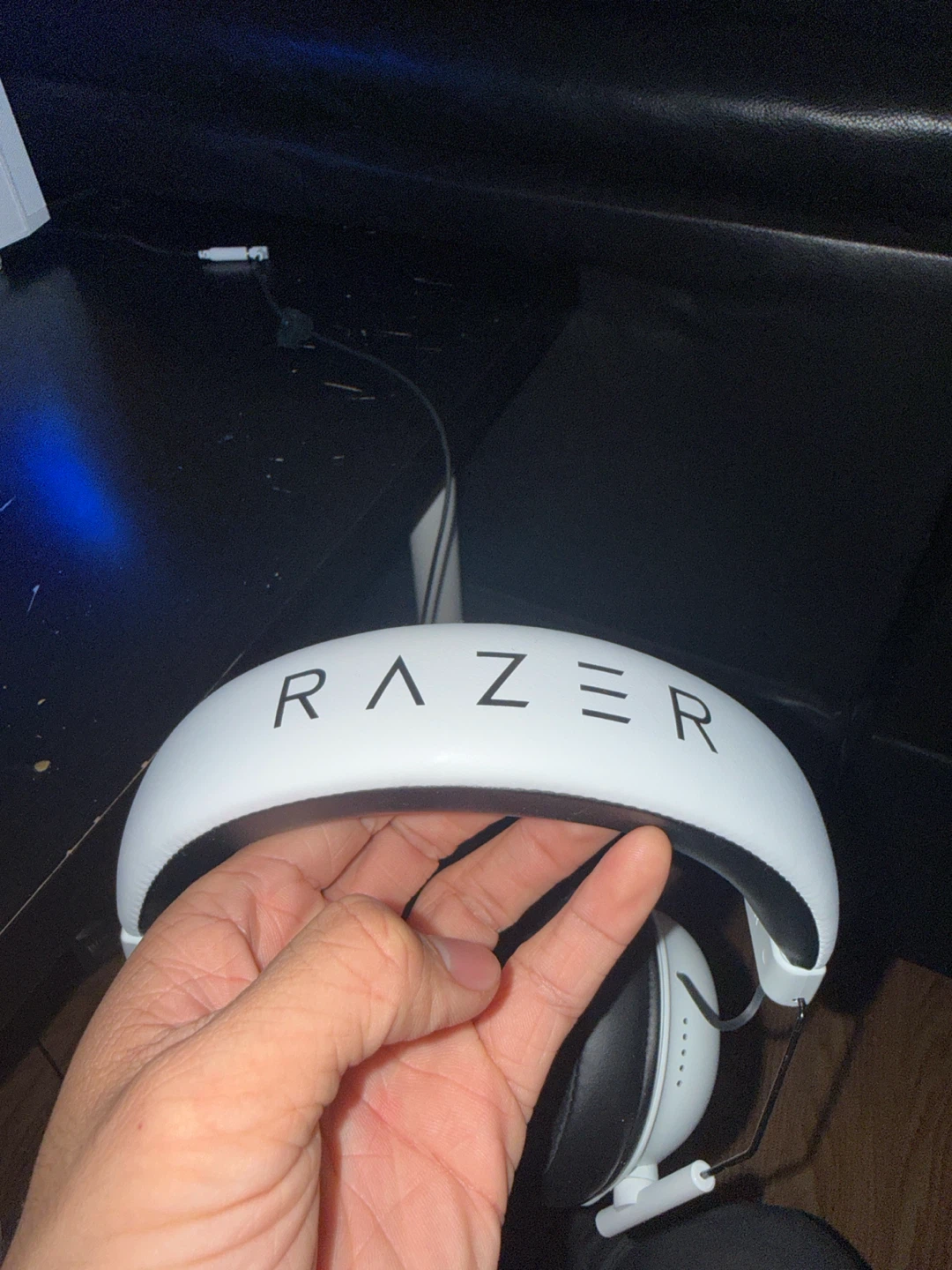 Razer BlackShark V2 Gaming Headset - White - photo 4