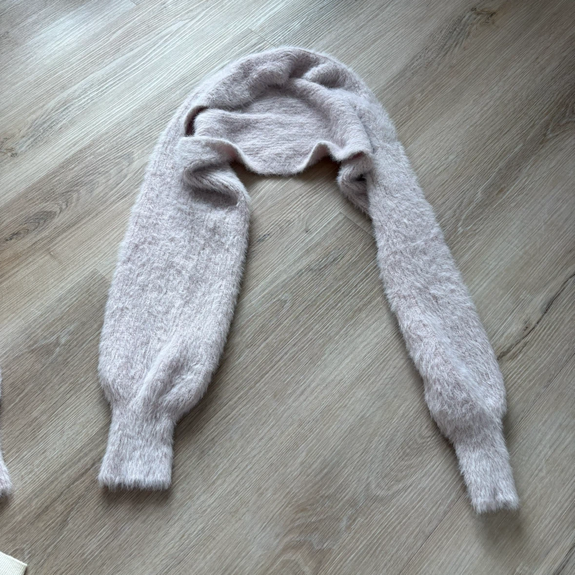 New 2 Piece Pink fuzzy shrug with ribbon detail - photo 2