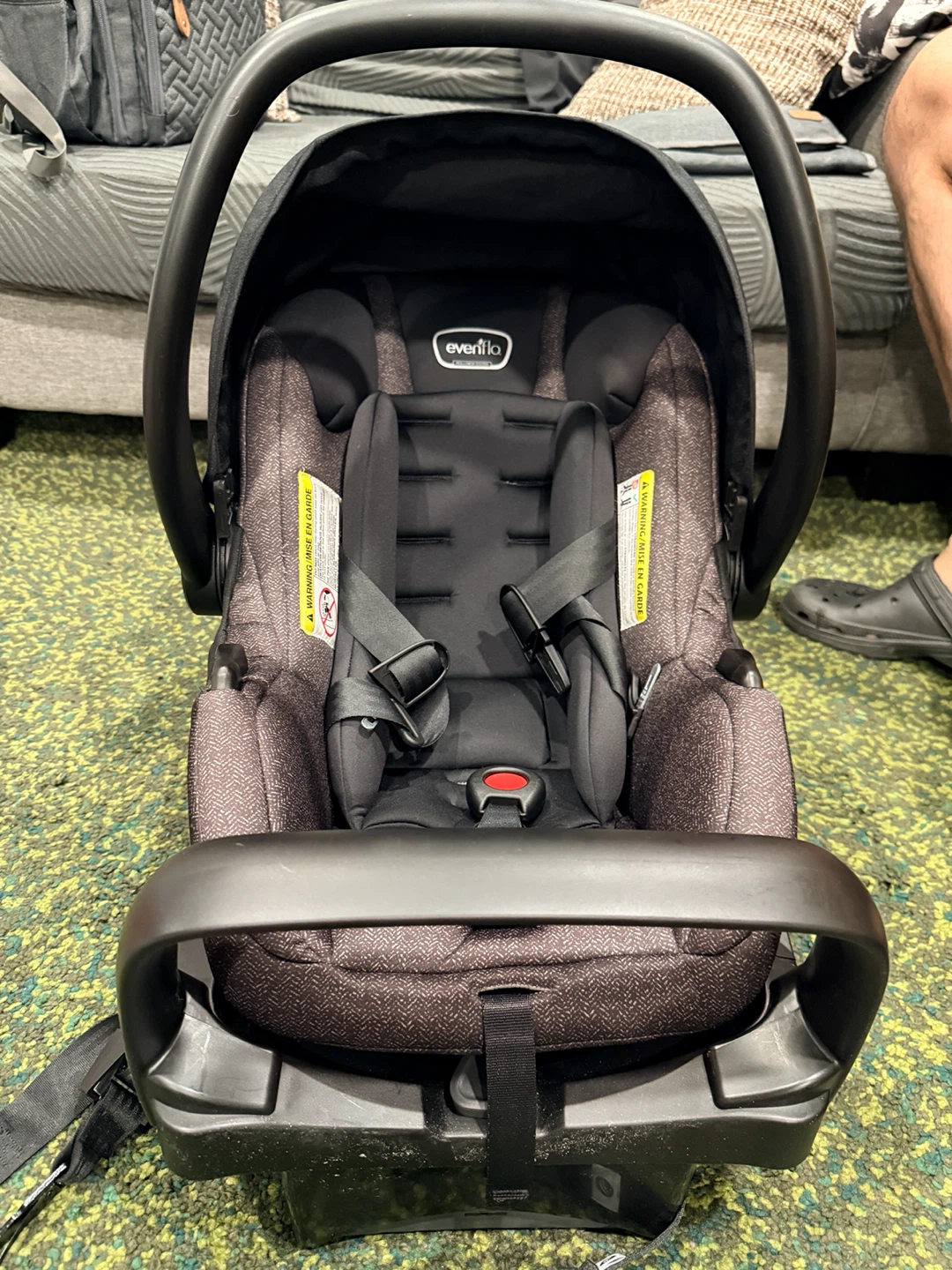Evenflo Infant Car Seat with Base - photo 2