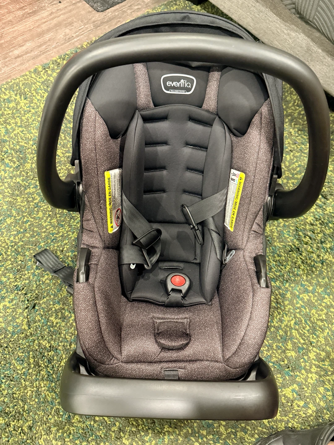 Evenflo Infant Car Seat with Base - photo 3