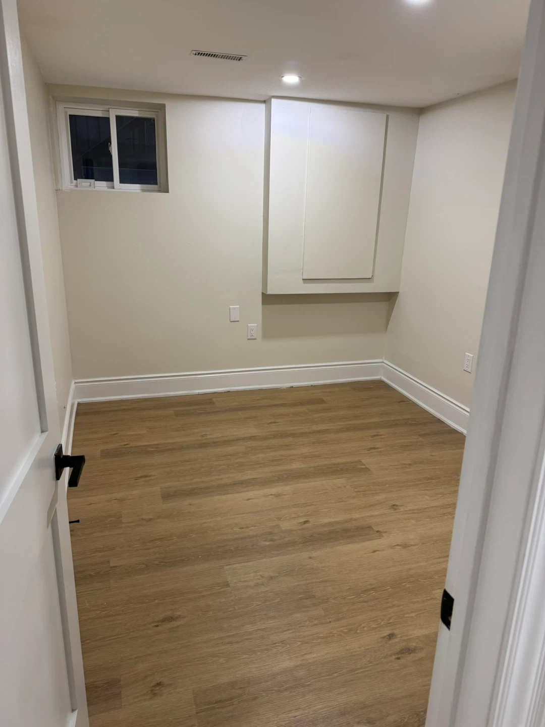 Modern 2 bedroom legal Basement in Ajax/Pickering - photo 5