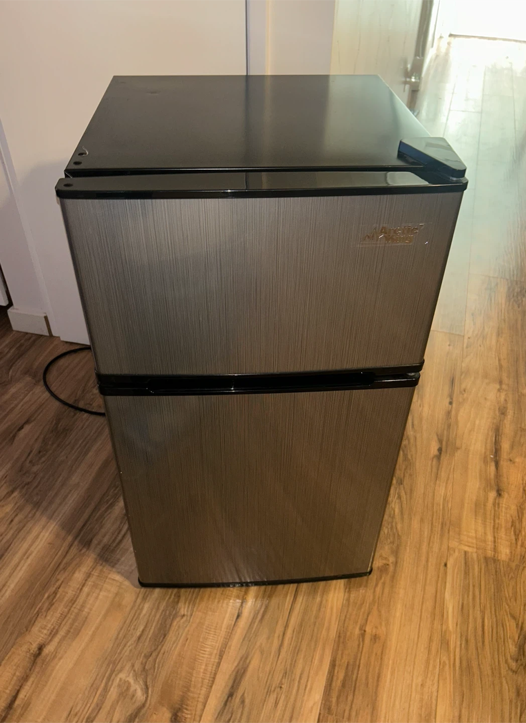 Arctic King mini fridge - photo 2