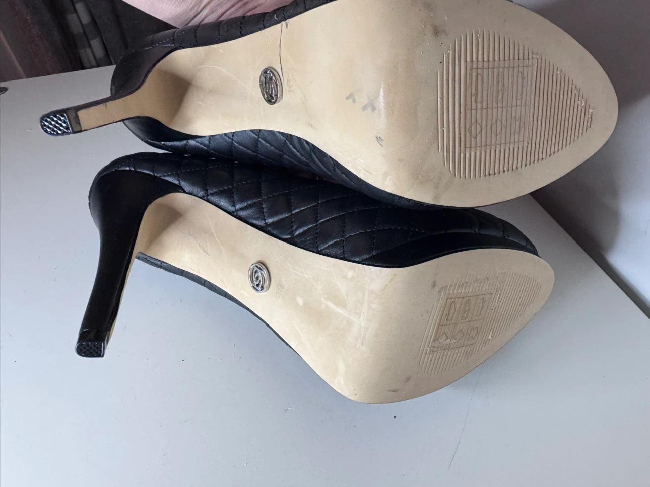 Bebe Black Quilted Peep-Toe Platform Heels Size 10 - photo 4