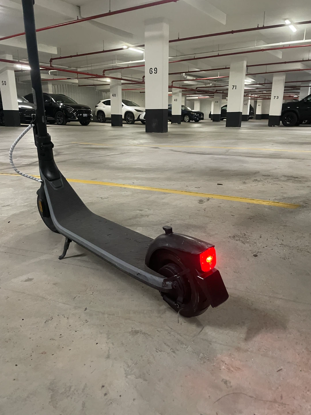 Ninebot E2 scooter - photo 2