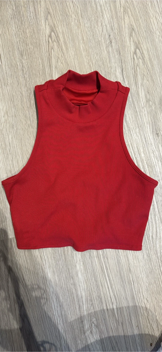 Alo Yoga Red Ribbed Crop Top - photo 2