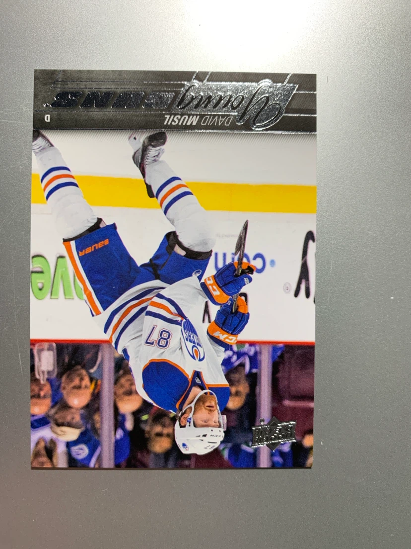 David Musil 2015-16 Upper Deck Young Guns Hockey Card - photo 3