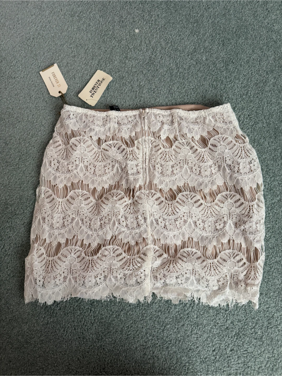 New Forever 21 Lace Mini Skirt - S - photo 2