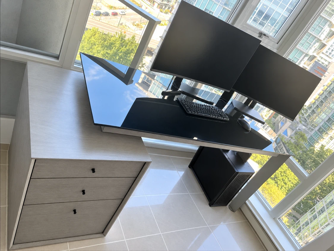 Huppé Outline Office Desk