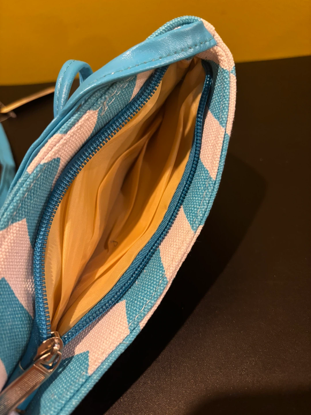 J-Luxury chevron pattern blue and white handbag - photo 4
