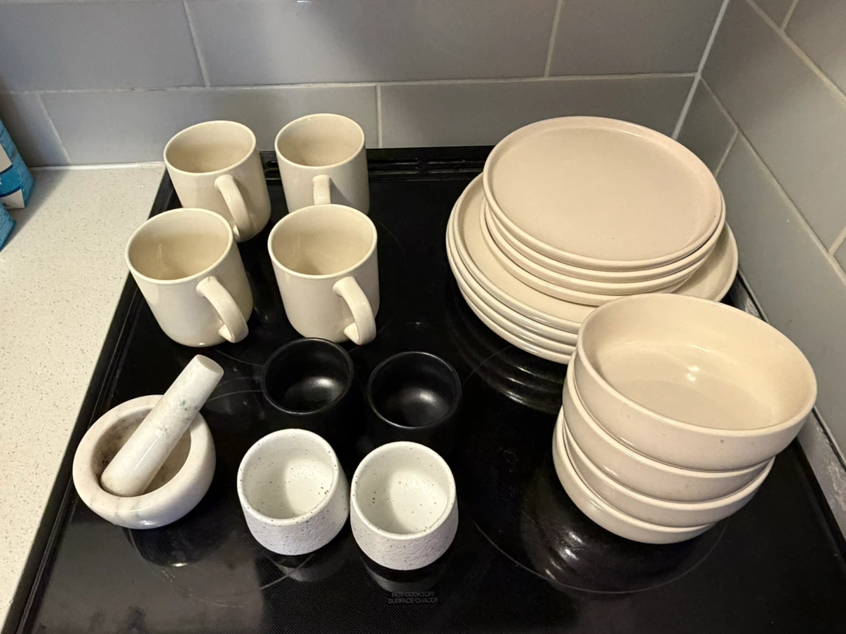 Assorted Kitchenware Set