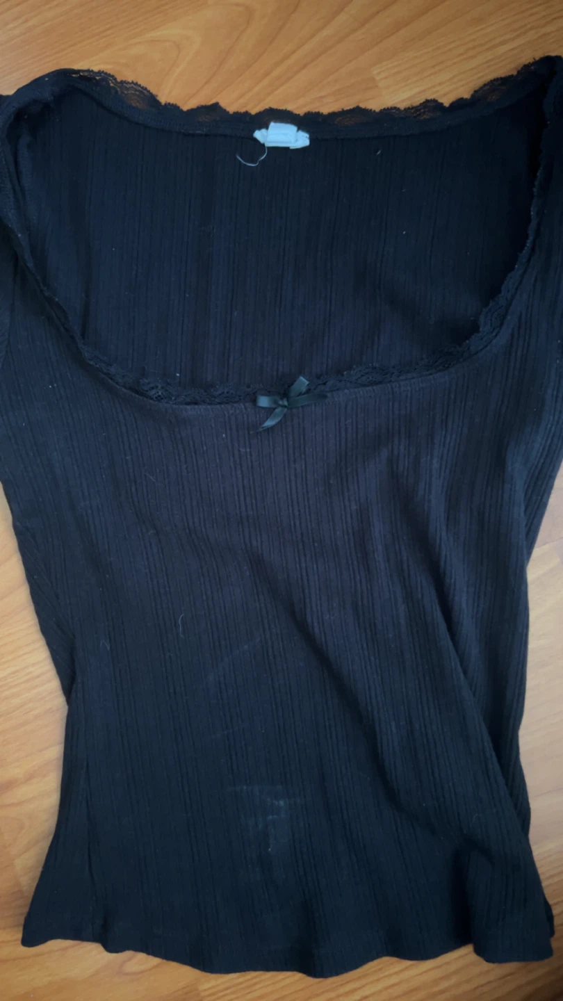 Garage lace top