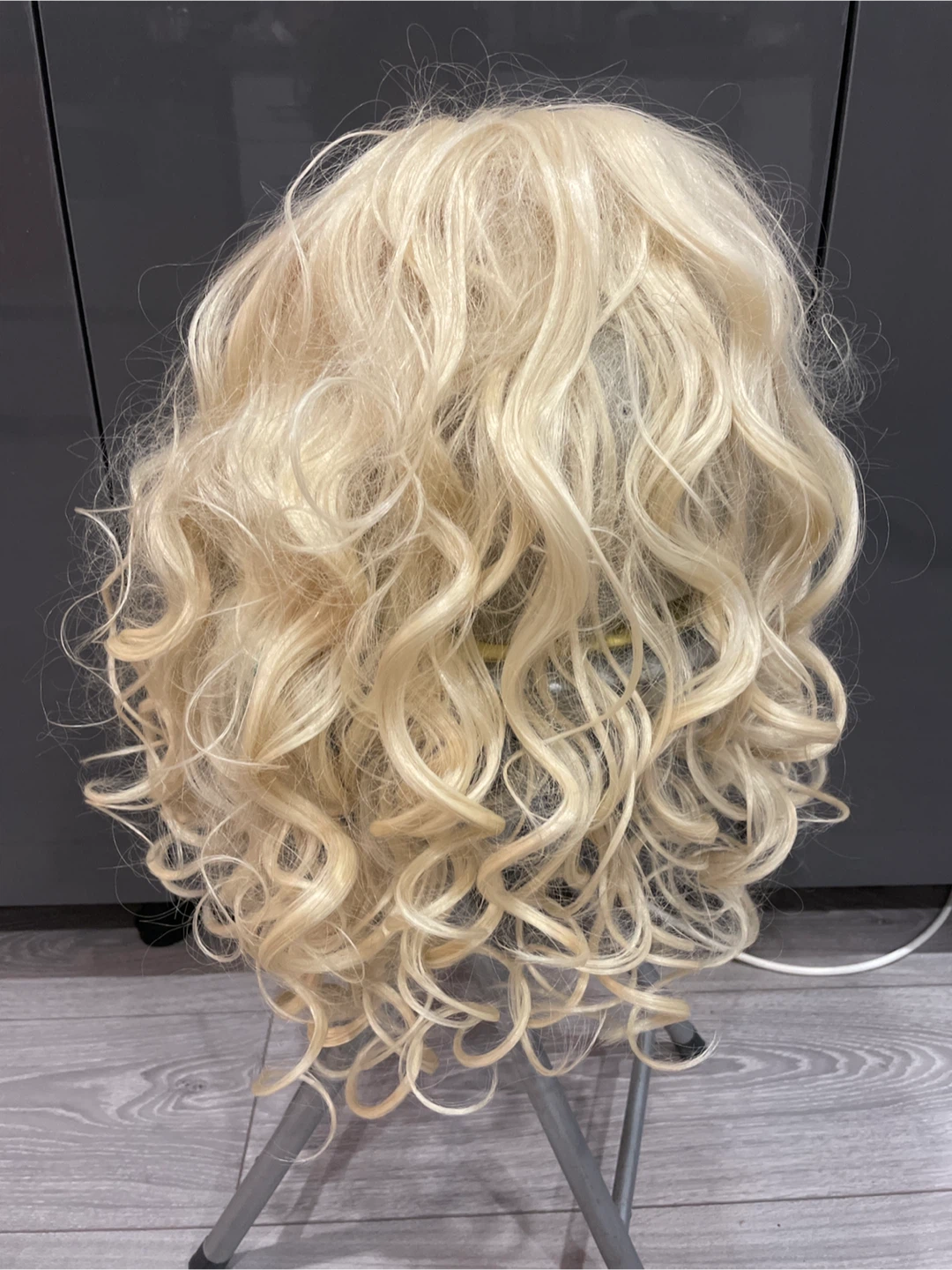 🏈 Long Curly Blonde Synthetic Wig