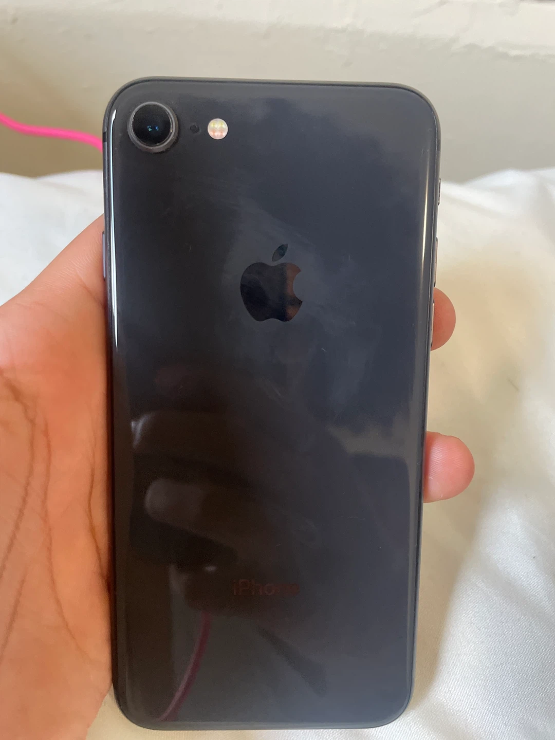 iPhone 8 - photo 2