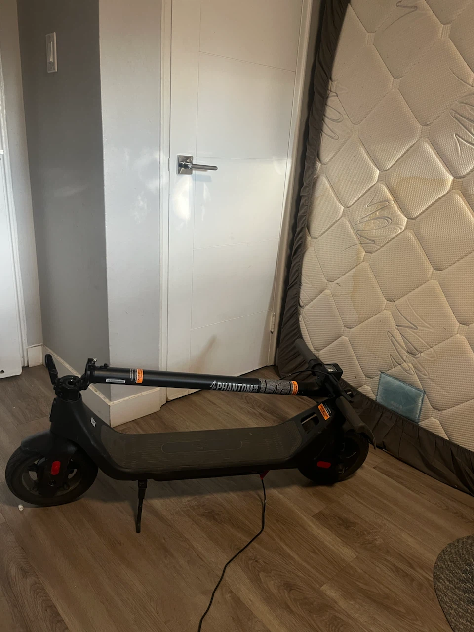 Apollo Phantom Go Electric Scooter - photo 3