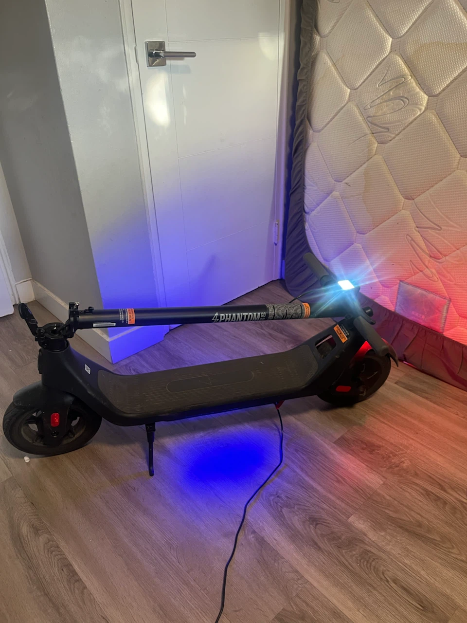 Apollo Phantom Go Electric Scooter - photo 4