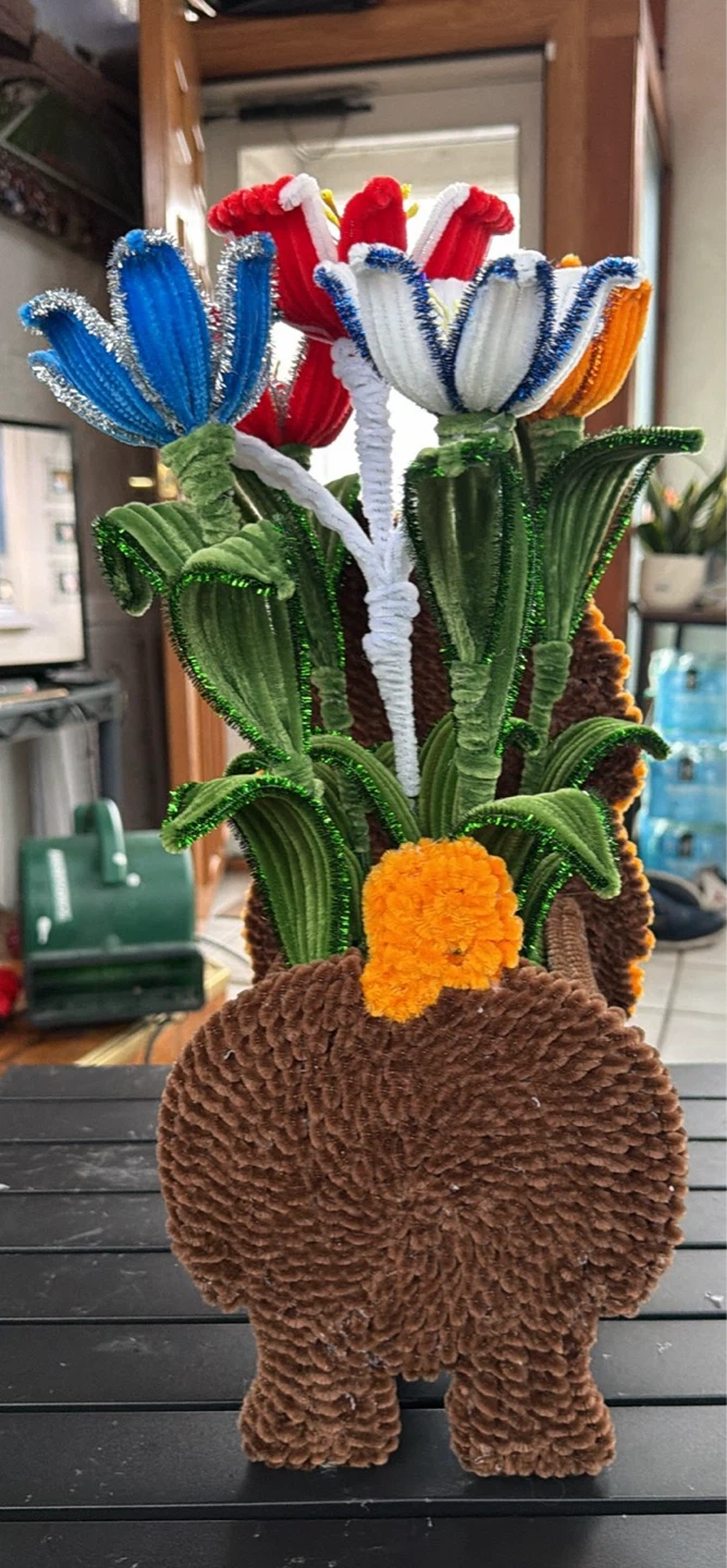 Handmade Pipe Cleaner Flower Dog Planter - photo 5
