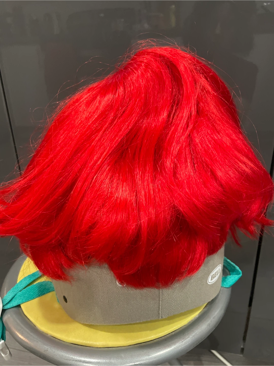 🏈 Red Synthetic Wig - photo 2