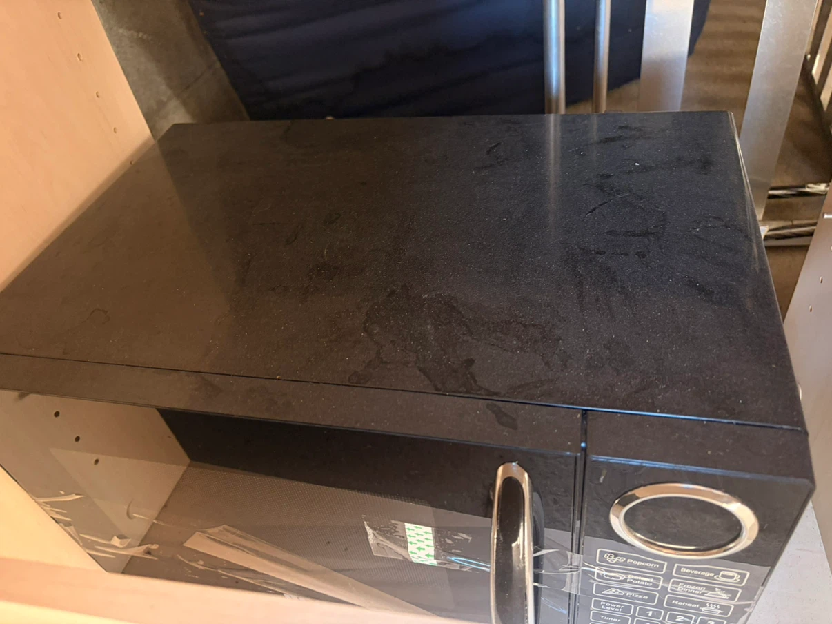 RCA Black Microwave