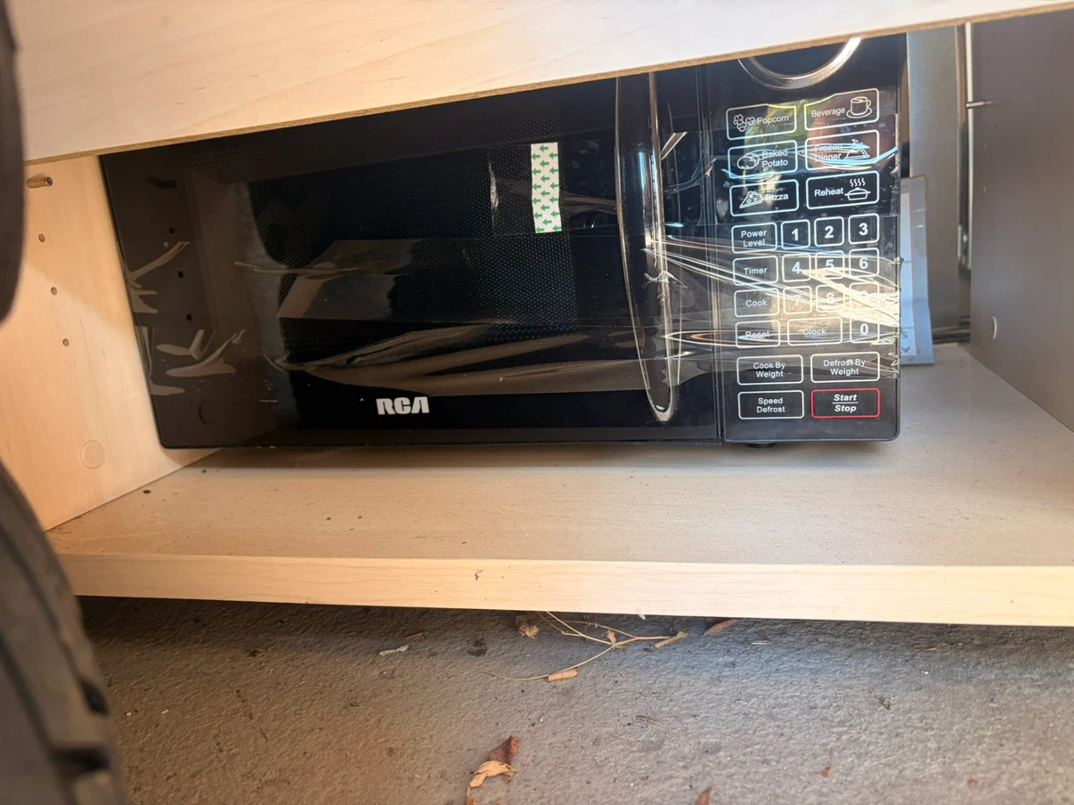 RCA Black Microwave - photo 2