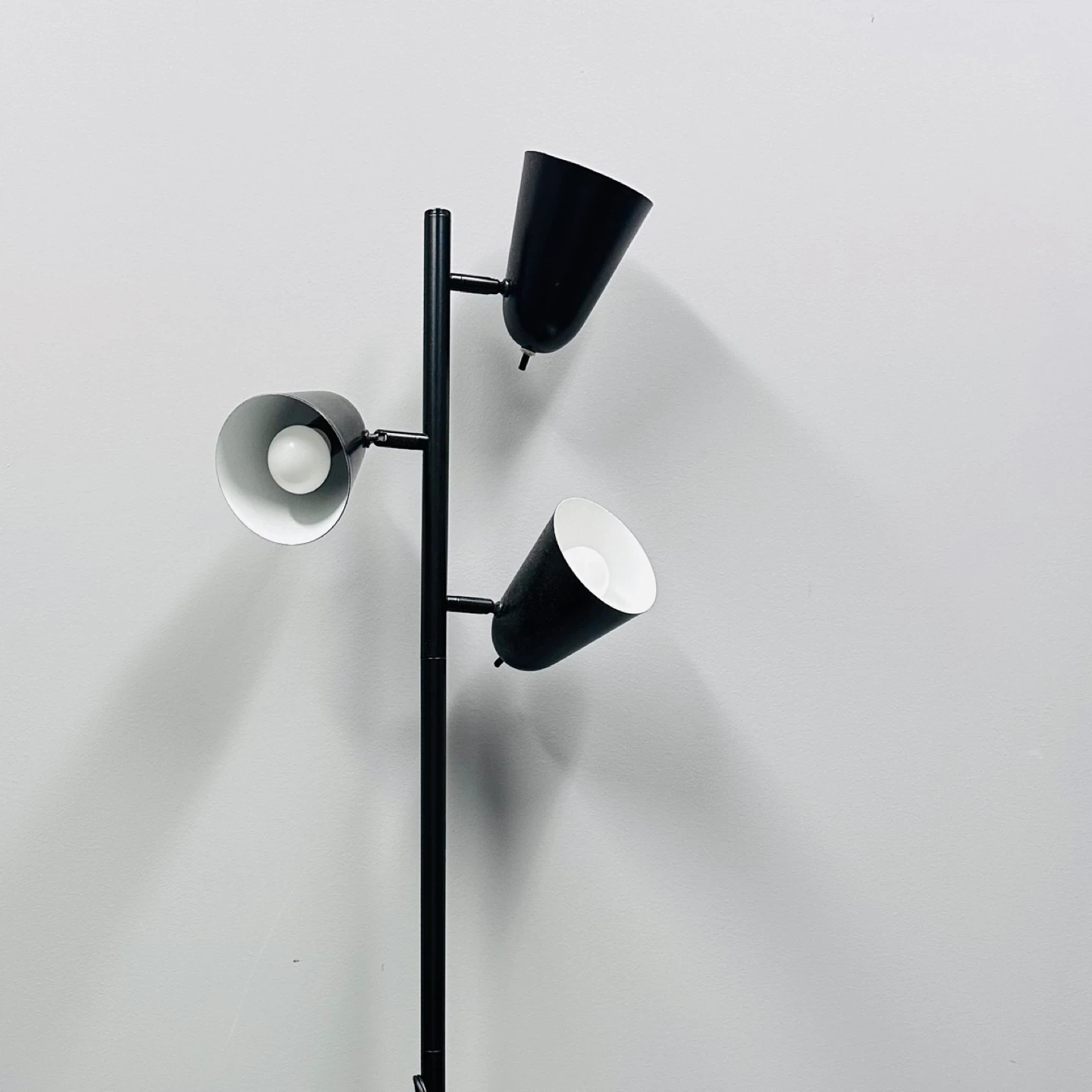 🏈 Floor Lamp - photo 2