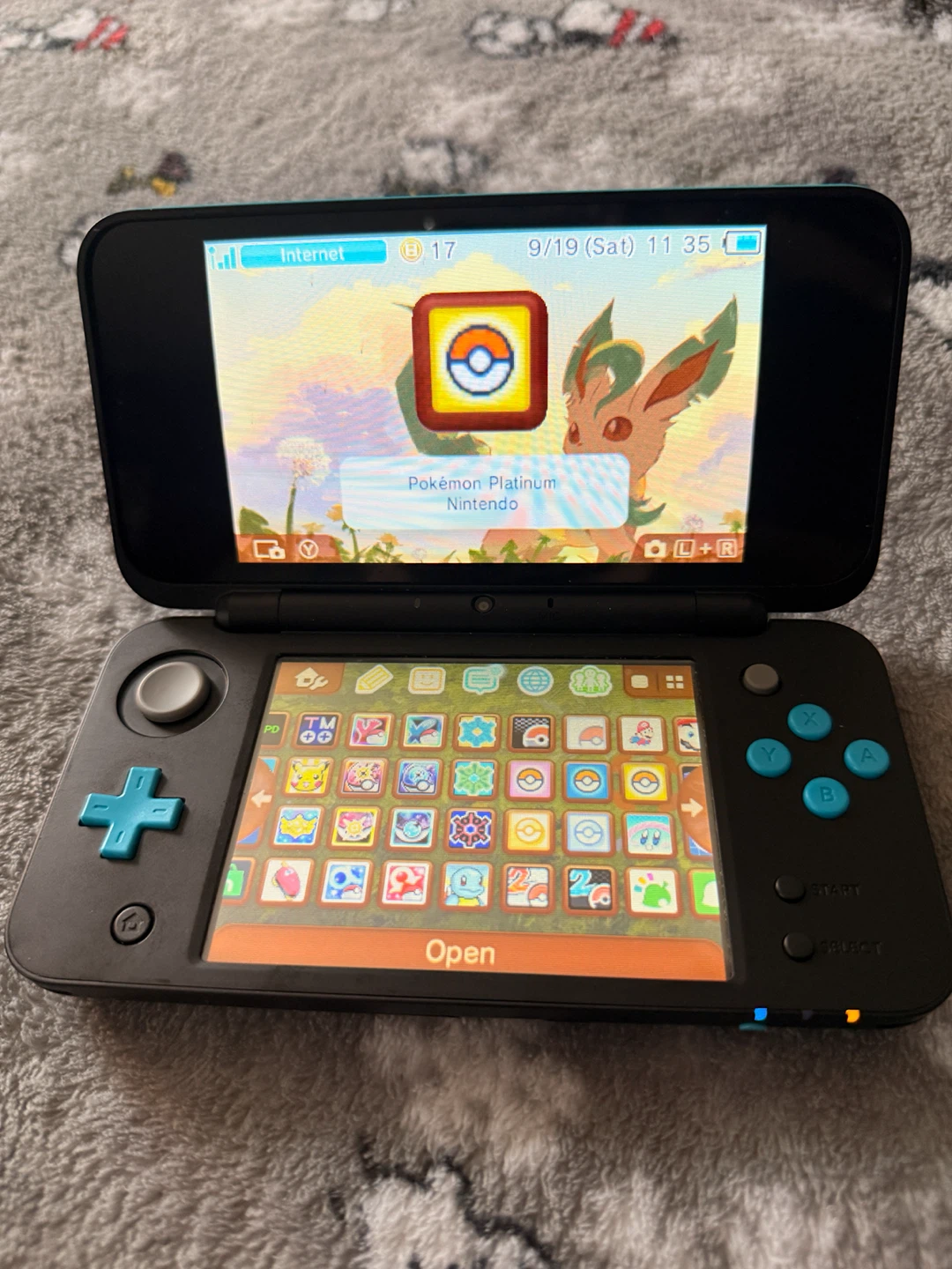 Nintendo 2DS XL Black and Turquoise