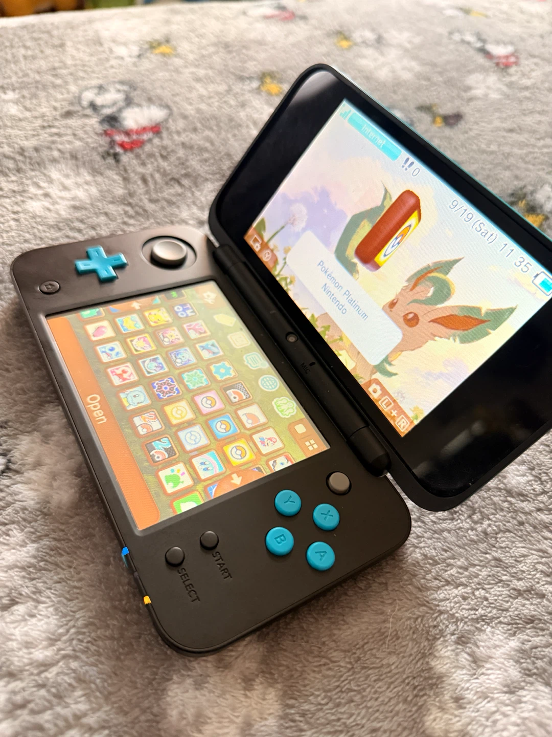 Nintendo 2DS XL Black and Turquoise - photo 2