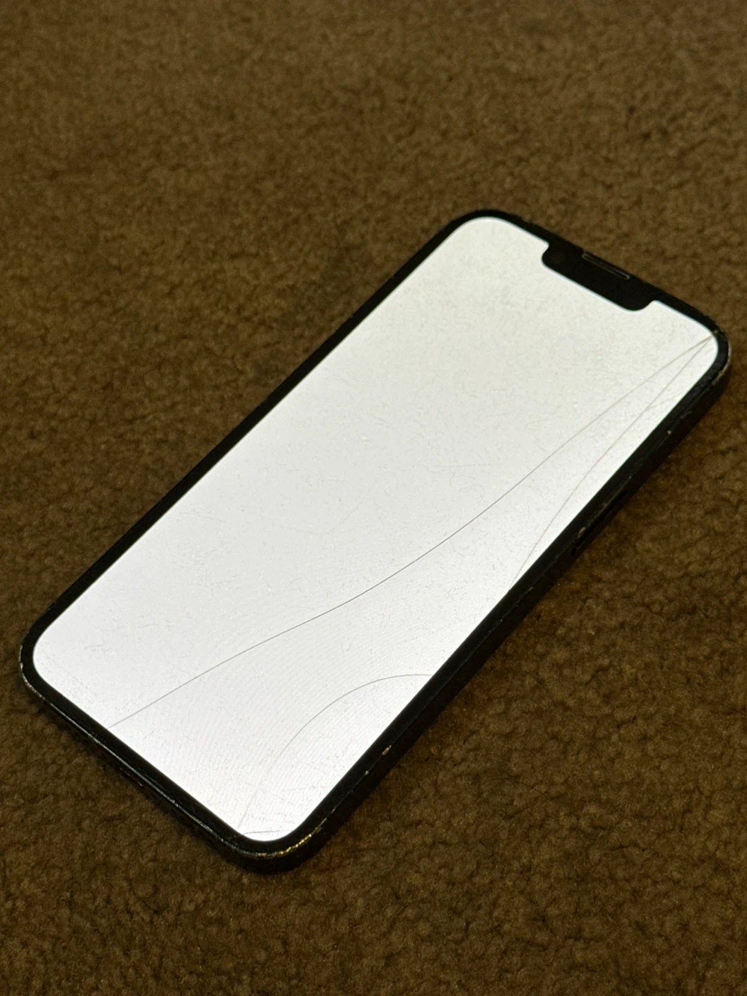 iPhone 14 - photo 2