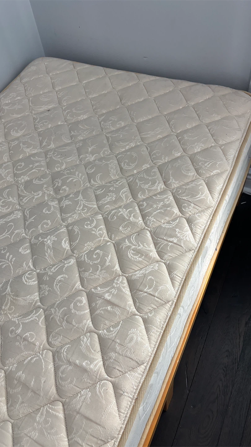 Twin bed frame + mattress. Solid wood. ZINUS. - photo 3