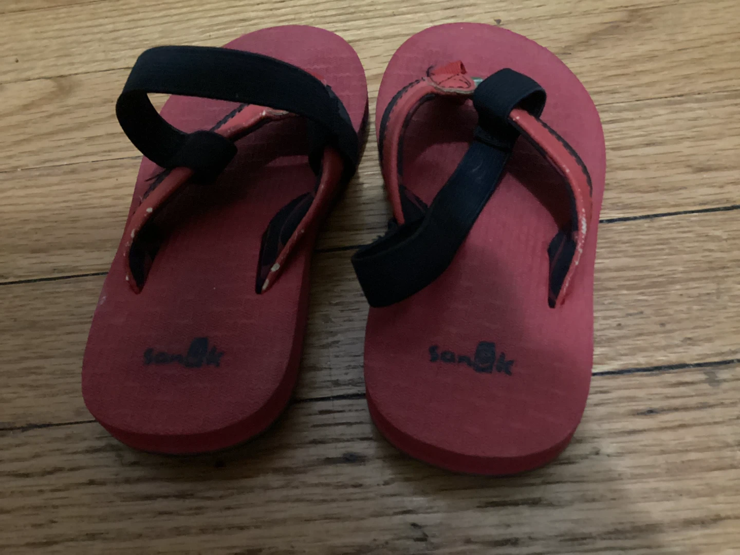 🏈 Size 6-7 toddlers sandals