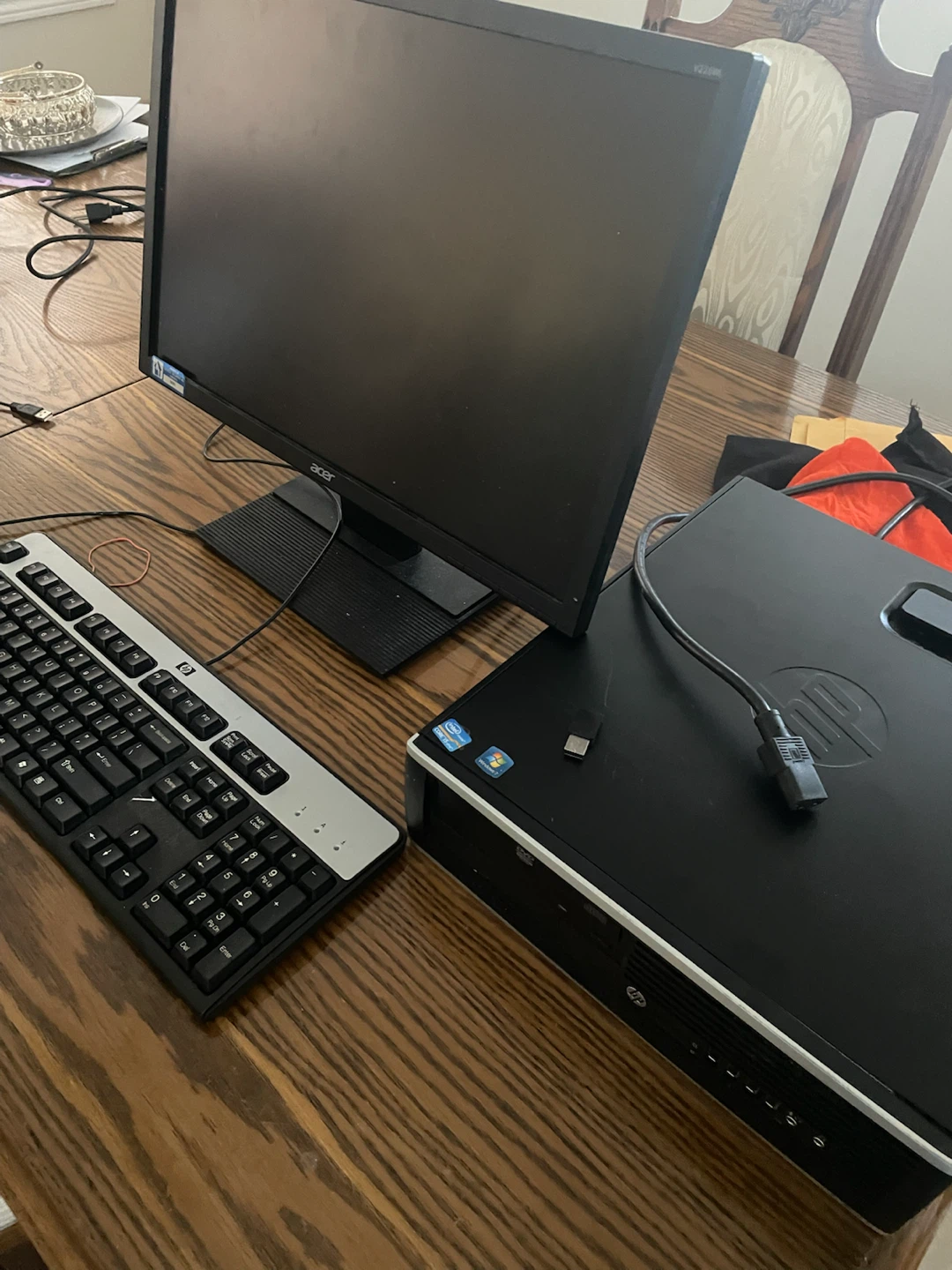 HP Desktop Computer with Acer Monitor and Keyboard - photo 2