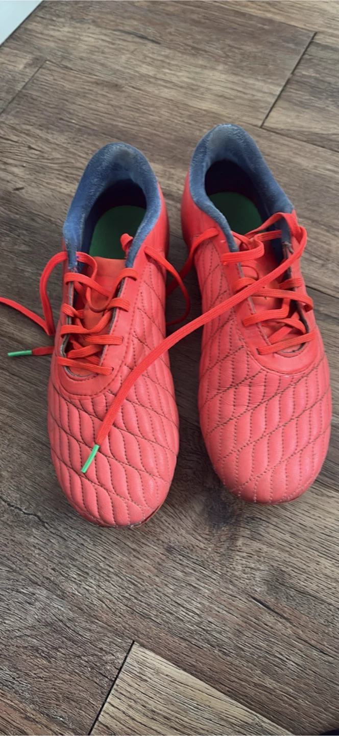Under Armour Soccer Cleats, Red, Men's Size 9