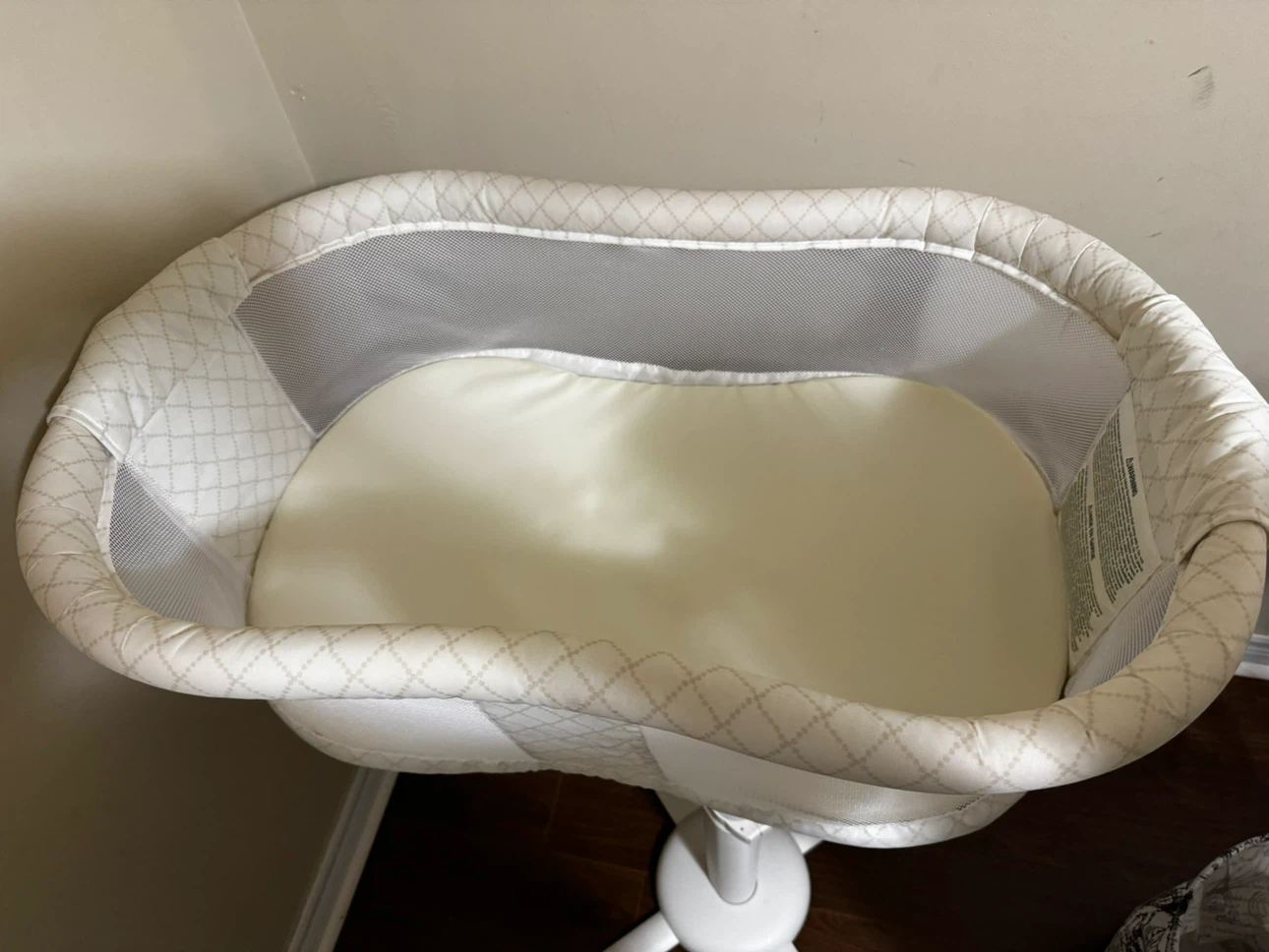 BassiNest (brand halo) Swivel Sleeper - photo 5