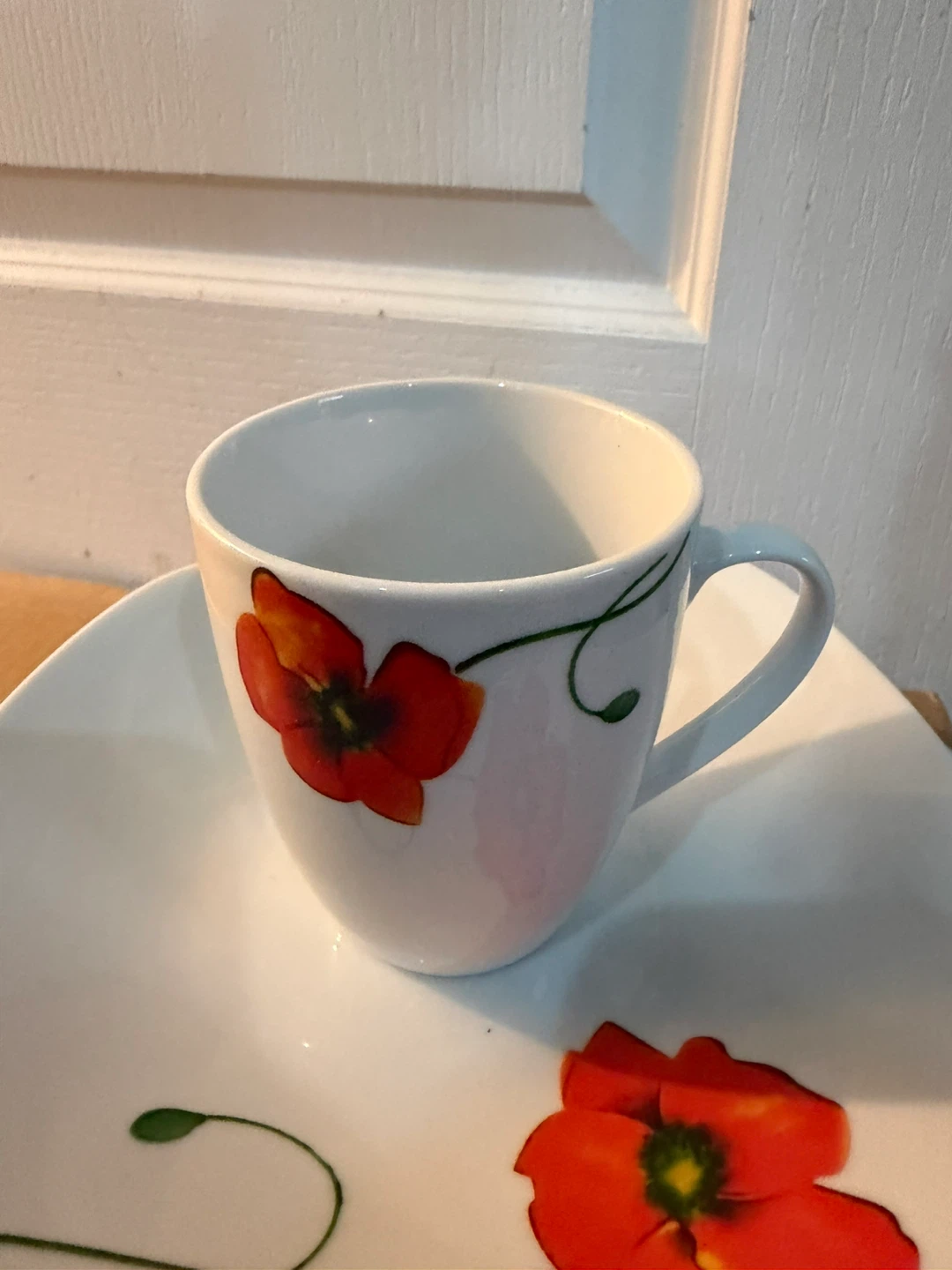 Floral pattern white dish and mug set - photo 2