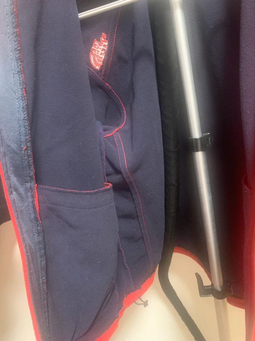 GAP Red Fleece Vest and North Face - photo 4